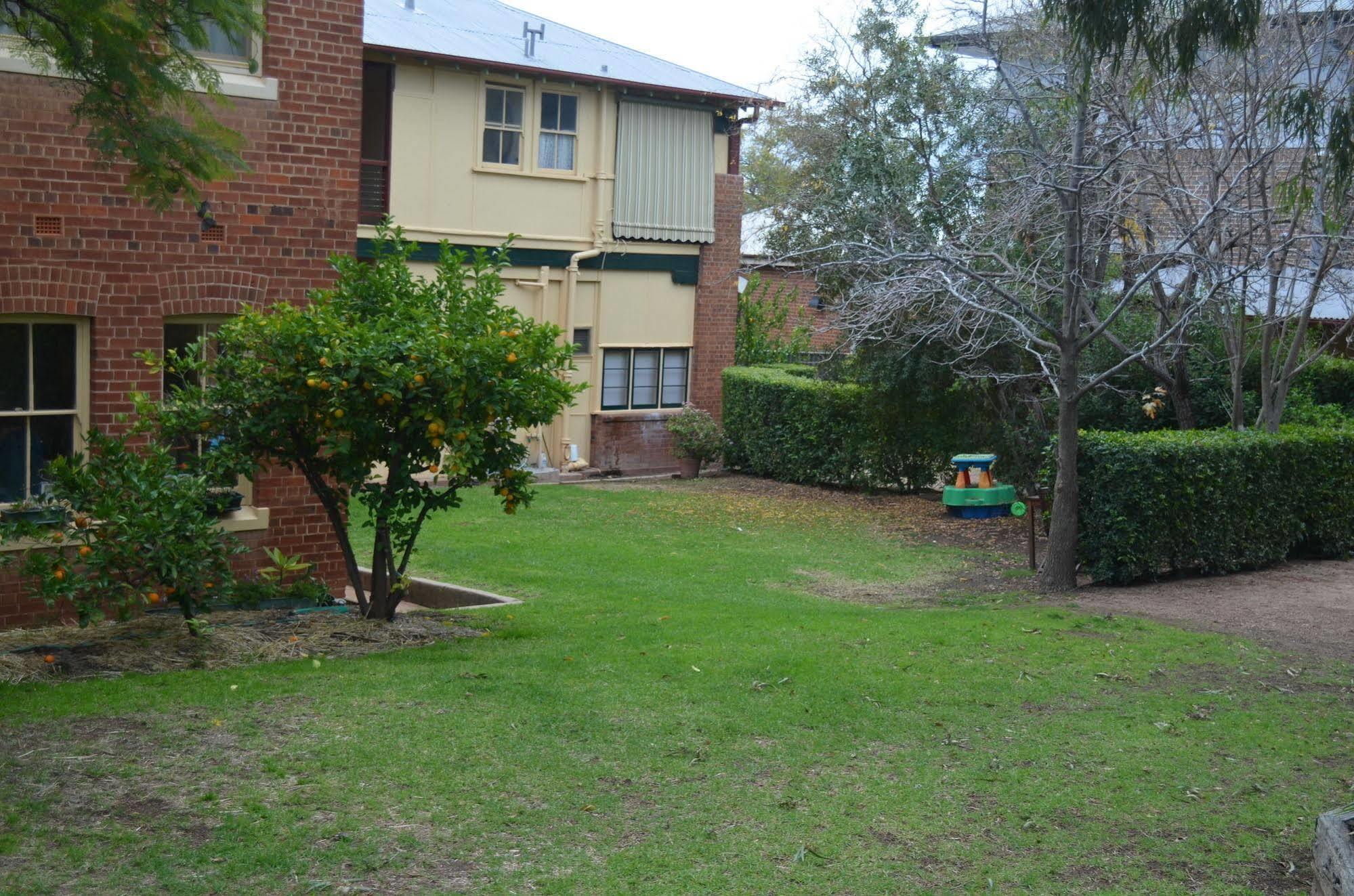 Old Parkes Convent Bed and Breakfast Eksteriør billede